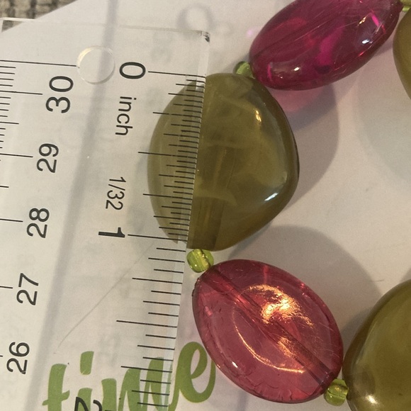 🔥5/$10 Chunky Acrylic beaded bracelet stretchy pink green “stones” lucite vibes - Picture 5 of 8
